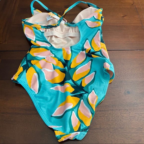 Women's Criss Cross Back 1pc Swimsuit Tropical - Picture 2 of 11